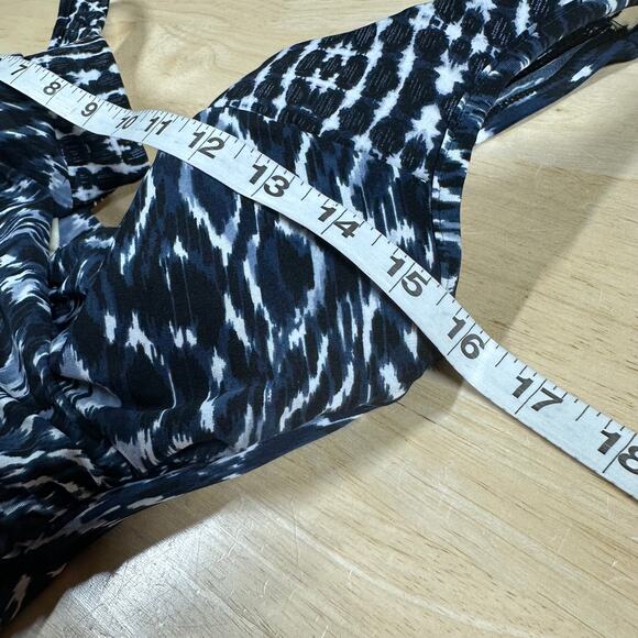 Miraclesuit Escape One Piece in Palatium Colorblock Blue Multi Women Sz 10 NWOT - Picture 6 of 8